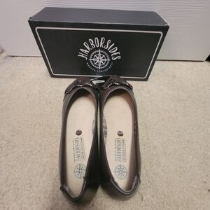 BRAND NEW Harborsides Memory Foam Flats 8.5 Wide Width
